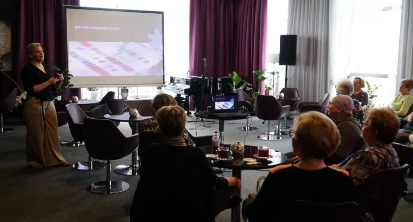 Studentki Uniwersytetu Trzeciego Wieku spotkały się z dr Martą Żebrowską-Gamdzyk [FOTO]