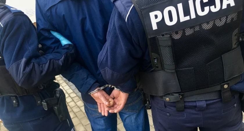 Dwóch poszukiwanych trafiło do aresztu 