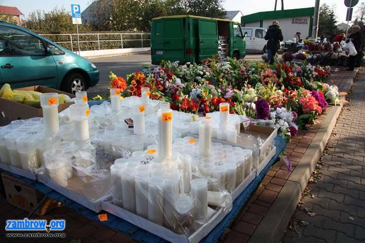 Trwają przygotowania do Wszystkich Świętych na zambrowskich cmentarzach