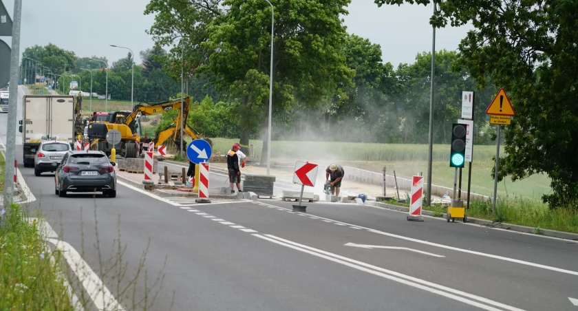 Ruch wahadłowy i sygnalizacja świetlna na ul. Ostrowskiej [FOTO]