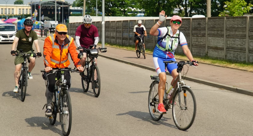 Zambrów na rowery 2024: Rowerzyści pojechali do Paproci Dużej [FOTO+VIDEO]