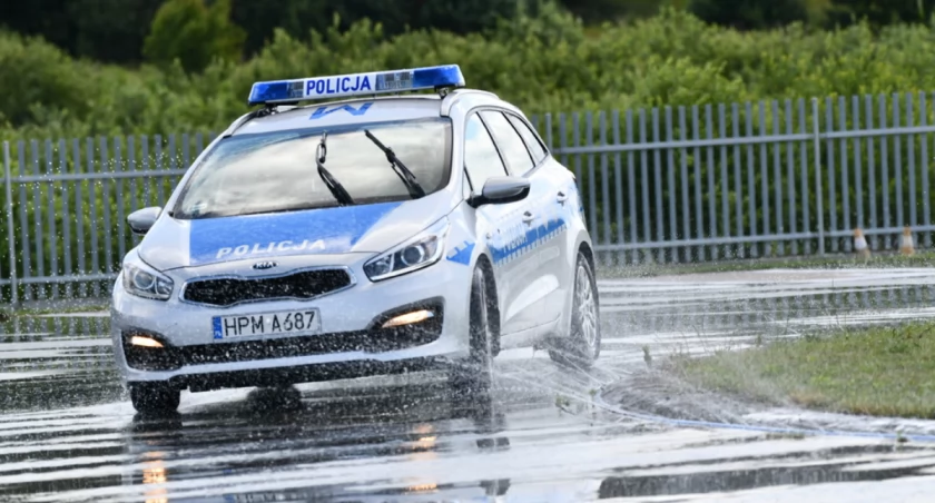 Podlascy policjanci doskonalili techniki jazdy [FOTO]