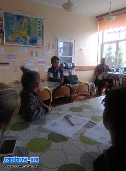 „Książka oknem na świat” – w SP3 czytają w różnych językach