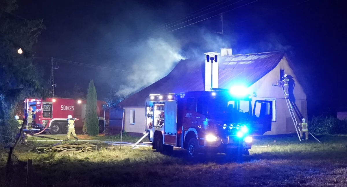 Zapaliło się poddasze murowanego domu [FOTO+VIDEO]