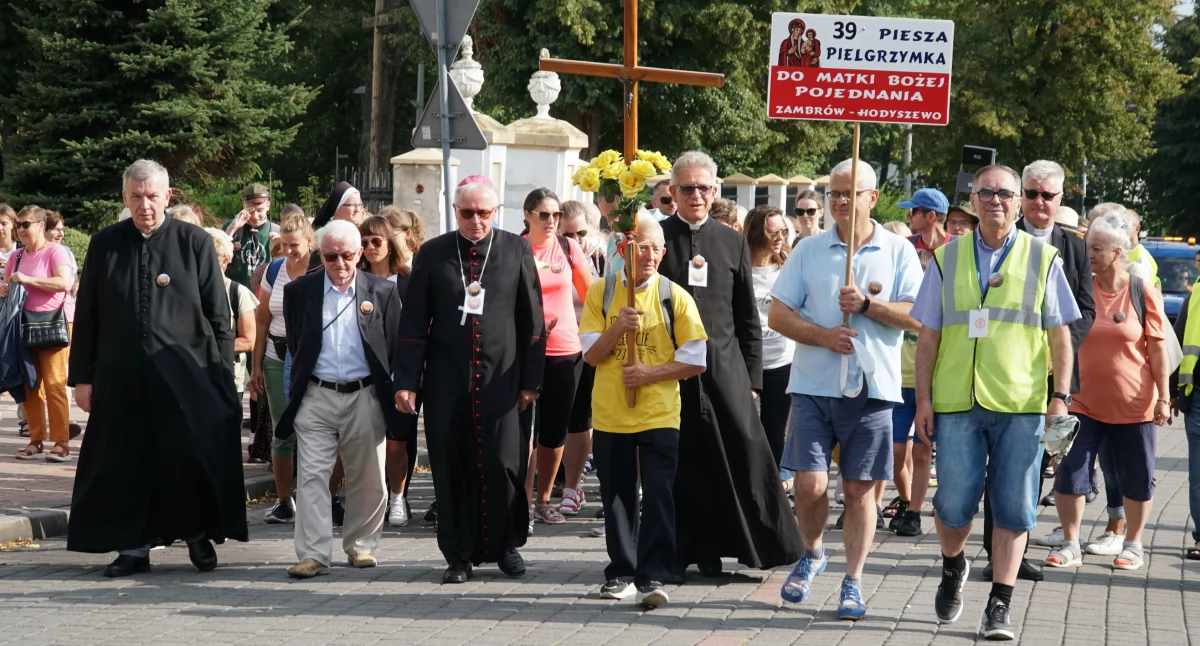 Pielgrzymi wyruszyli do Hodyszewa [FOTO+VIDEO]