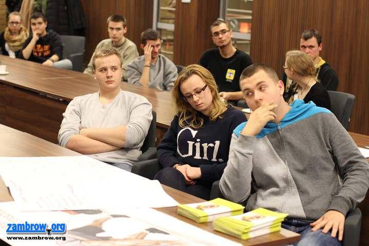 Wolontariusze z klubu „Silni Razem” pogłębiali wiedzę [foto + audio]