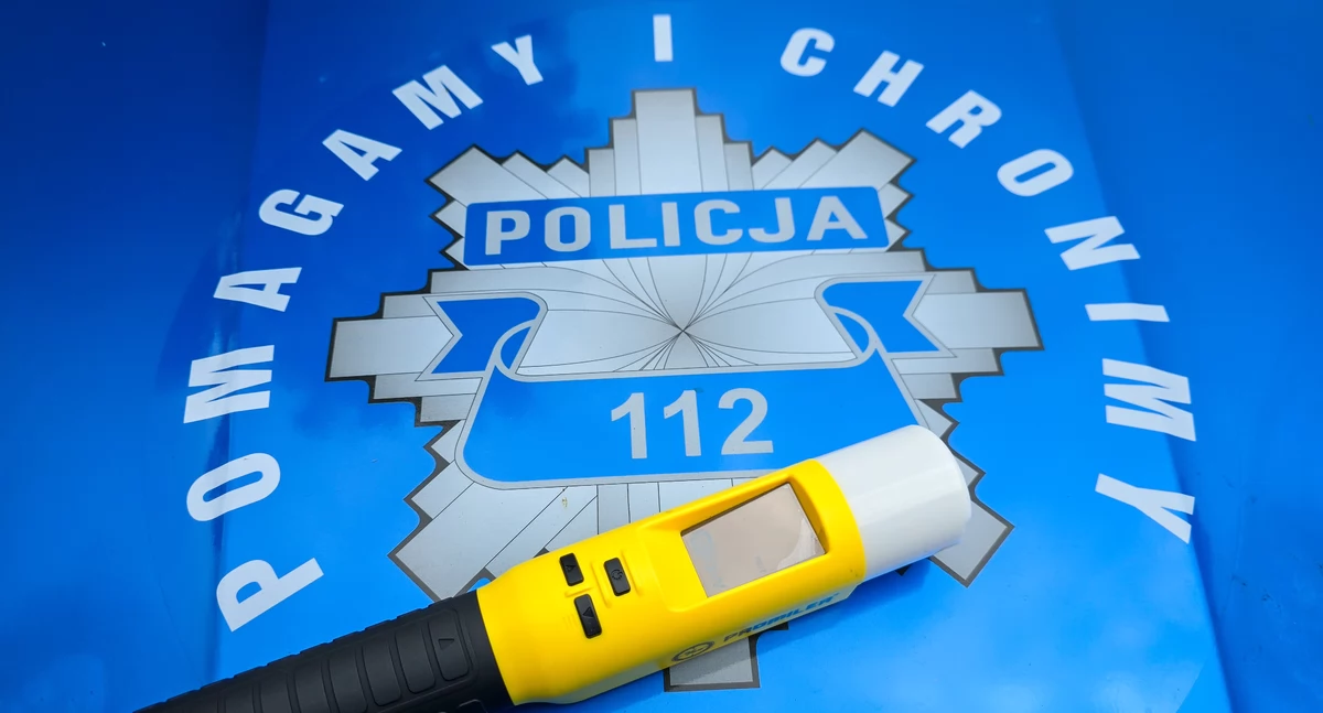 Kierowca miał 3 promile alkoholu we krwi. Powiedział policjantom, że pił podczas jazdy