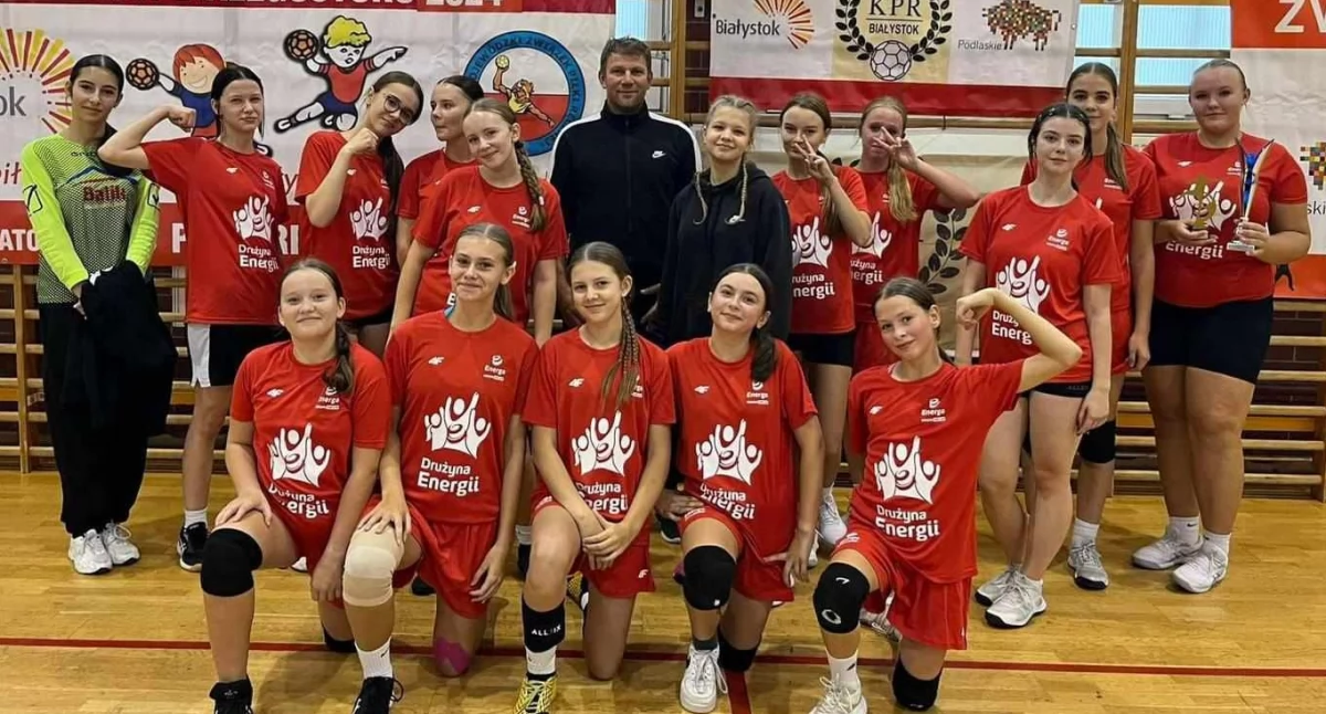 Dziewczęta z SP4 na turnieju piłki ręcznej w Białymstoku [FOTO]