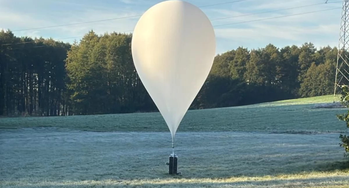 Balon z tajemniczym ładunkiem wylądował w jednej z podlaskich miejscowości [FOTO]
