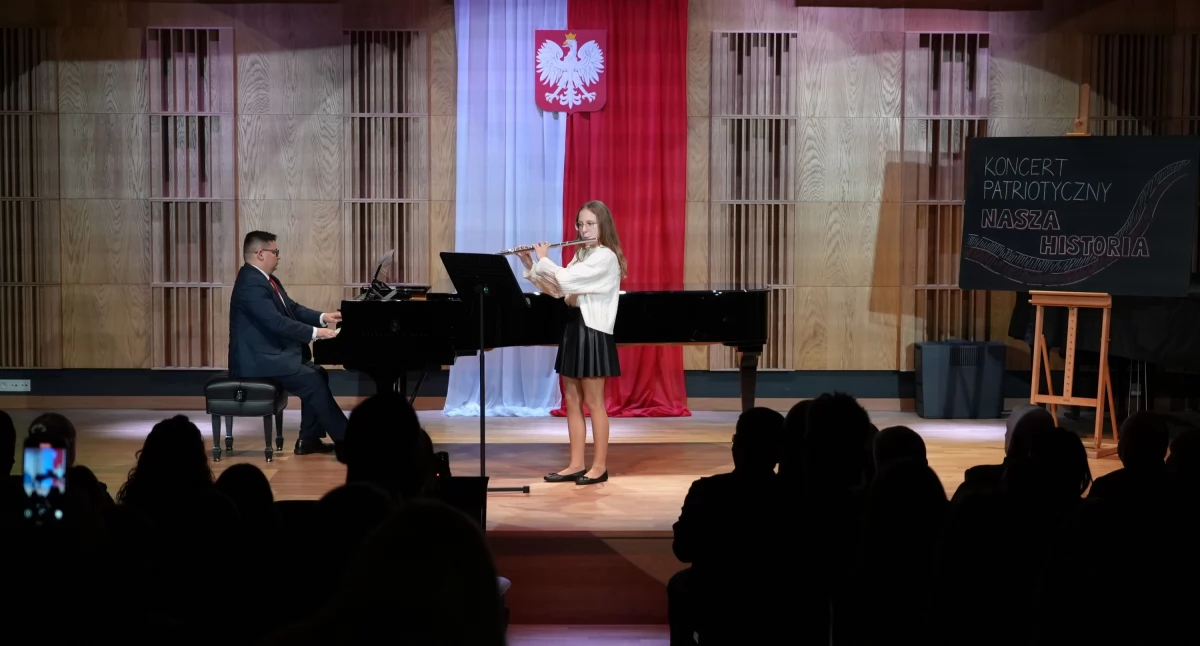 Koncert patriotyczny pt. „Nasza historia” w PSM w Zambrowie [FOTO+VIDEO]