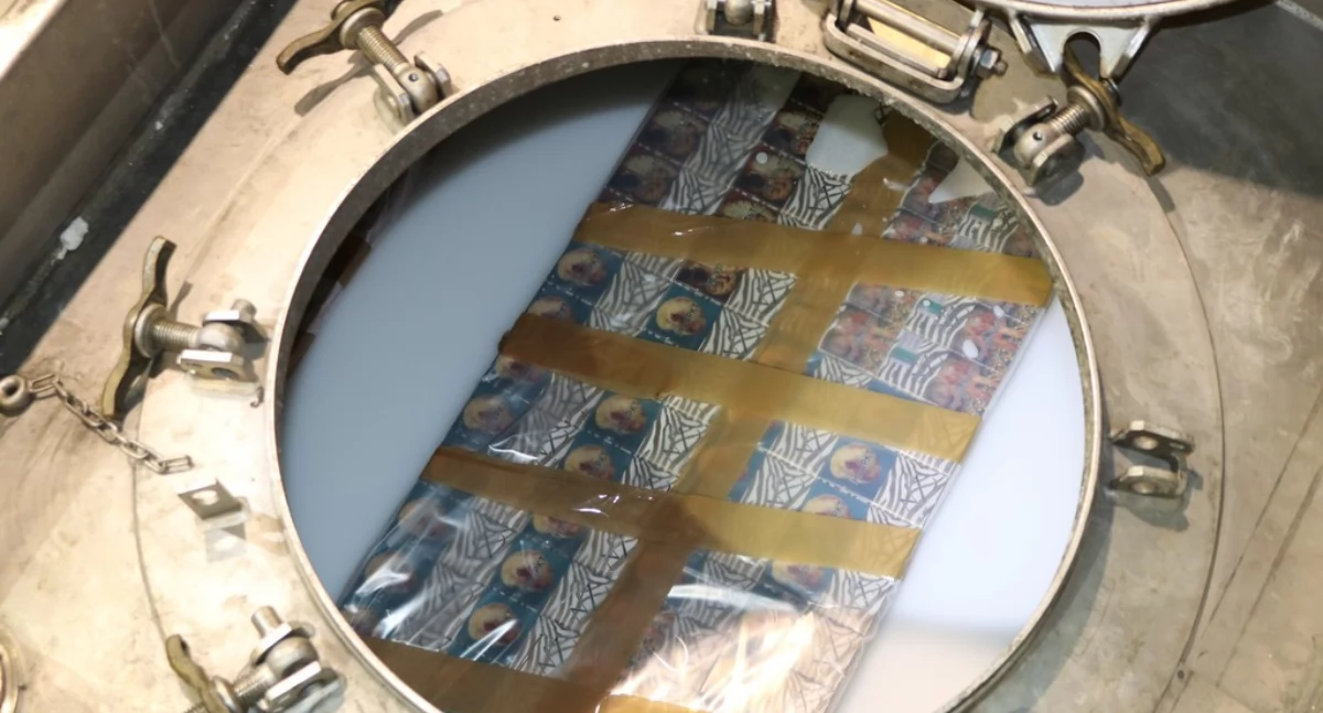 Papierosy zatopione były w cysternie z żywicą [FOTO+VIDEO]
