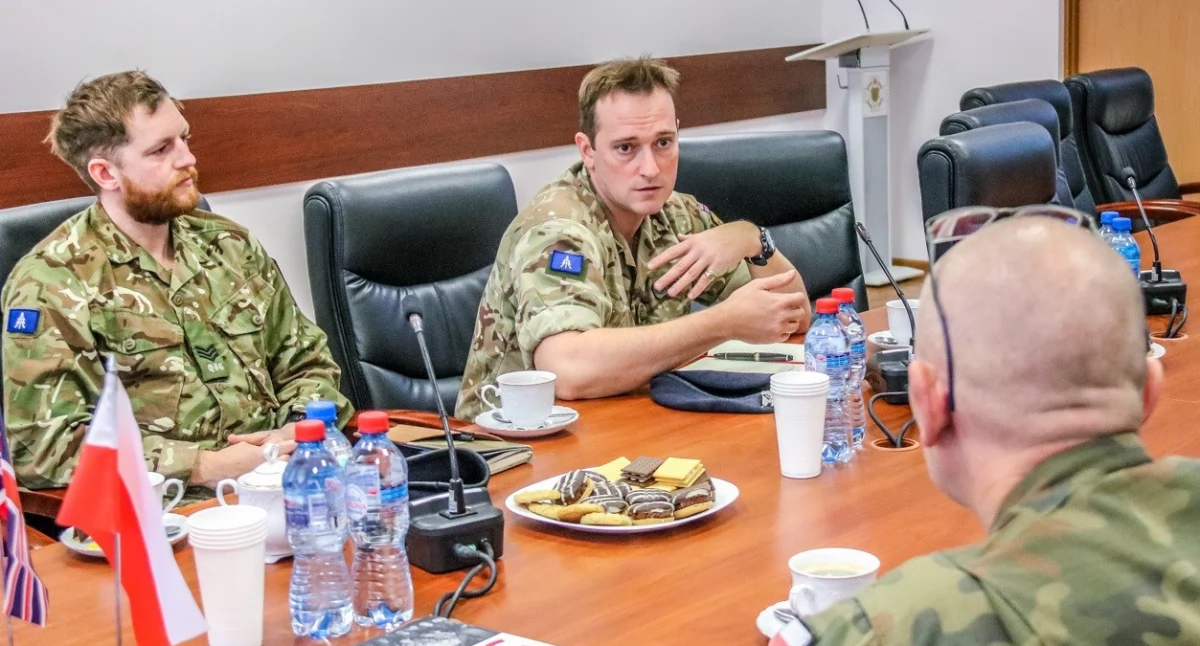 Wizyta przedstawicieli Batalionowej Grupy Bojowej NATO Polska w 1. PBOT