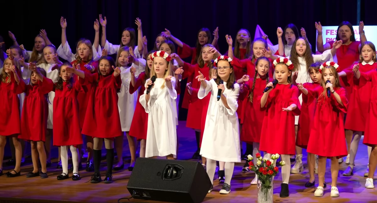 V Ogólnopolski Festiwal Piosenki i Pieśni Patriotycznej „Ta, co nie zginęła” za nami! [FOTO+VIDEO]