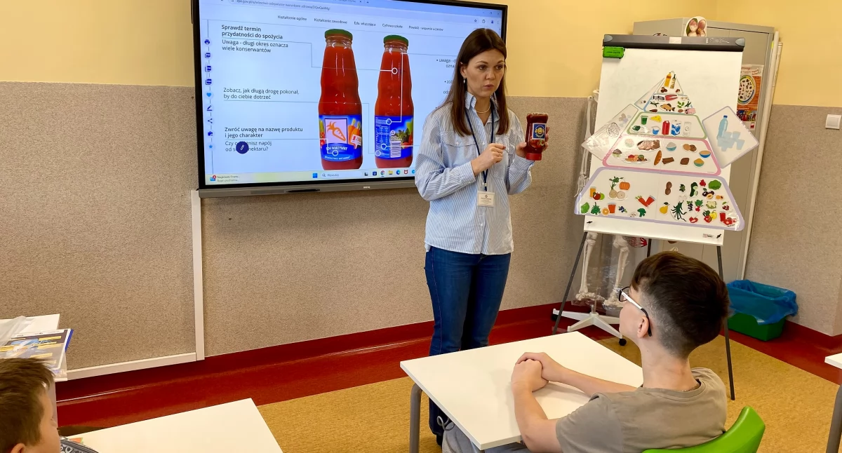 Uczniowie SP w Osowcu spotkali się z pracownikiem Powiatowej Stacji Sanitarno-Epidemiologicznej [FOTO]