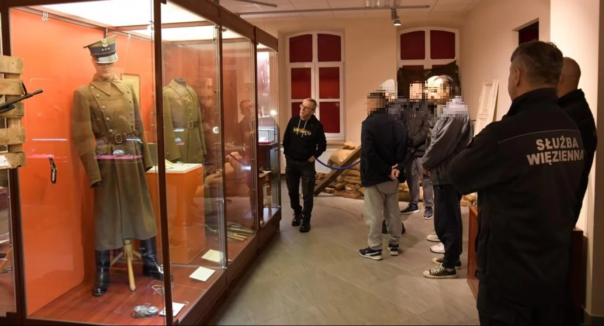 Osadzeni z Czerwonego Boru odwiedzili Regionalną Izbę Historyczną w Zambrowie [FOTO]