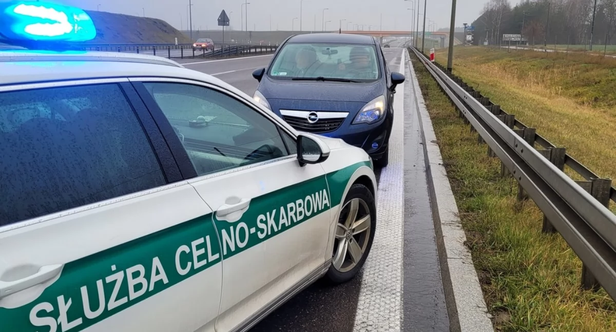 77-latek jechał pod prąd na S8