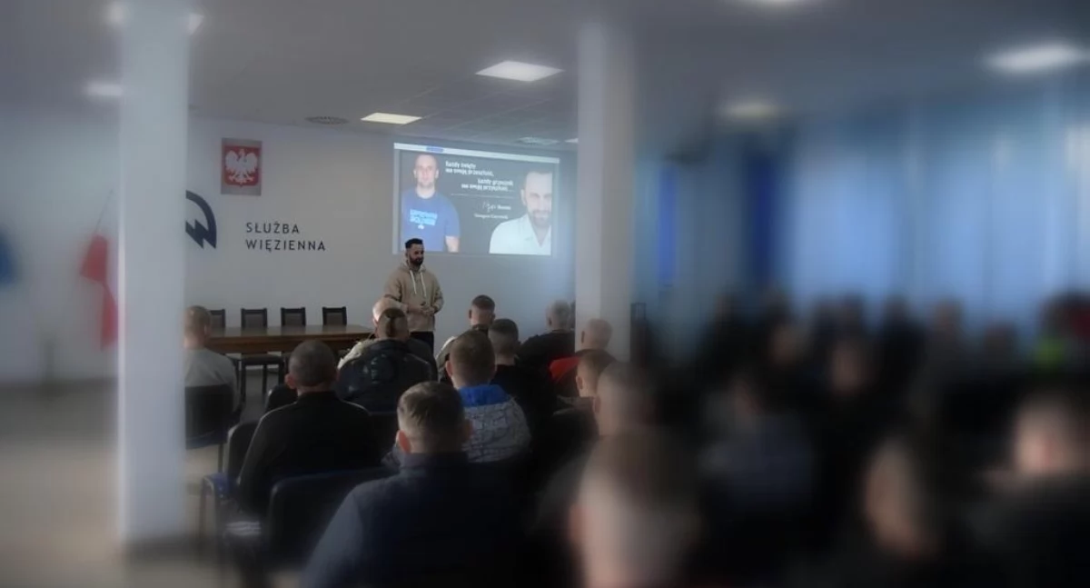 Grzegorz Czerwicki odwiedził osadzonych w Zakładzie Karnym w Czerwonym Borze