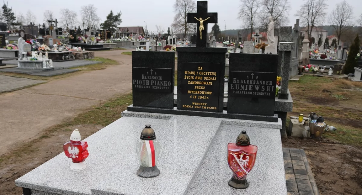 Zakończono remont pomników na cmentarzu parafialnym w Szumowie