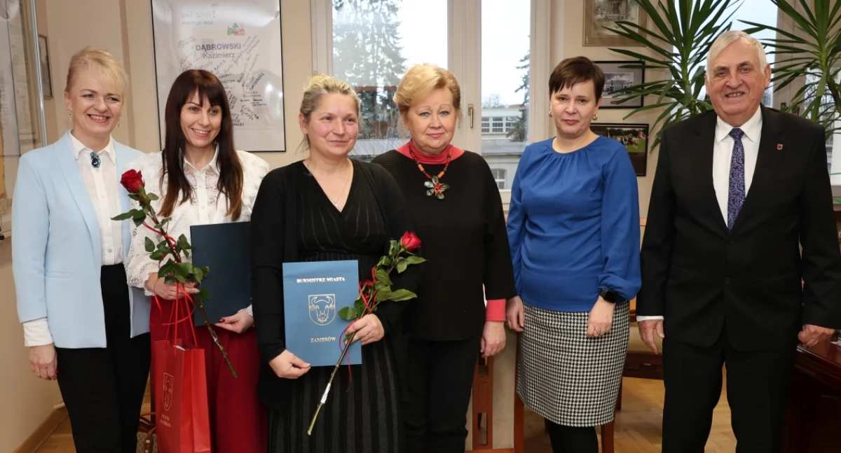 Burmistrz wręczył akty nadania stopnia awansu zawodowego [FOTO]
