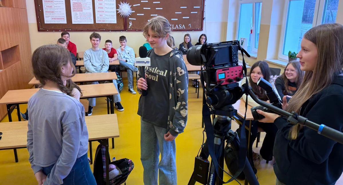Poznajemy ciekawe zawody. Warsztaty dziennikarskie w Szkole Podstawowej w Wiśniewie [FOTO+VIDEO]