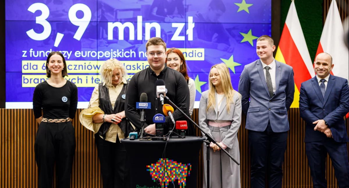 Zambrowscy uczniowie ze stypendiami z funduszy europejskich [FOTO]