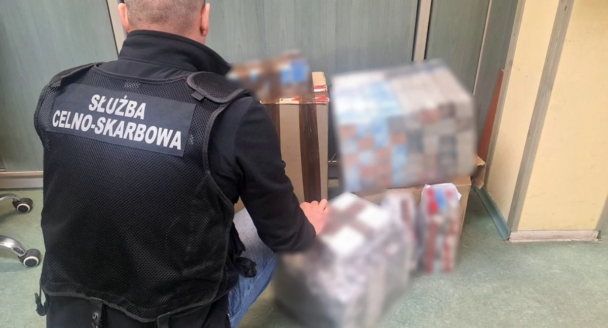 Papierosy z przemytu trzymał w lodówce [FOTO]