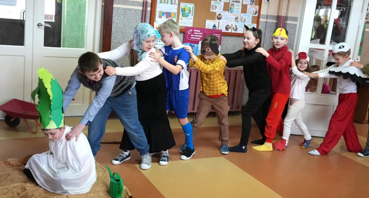 Konkurs recytatorski i przedstawienie „Rzepka” - zobacz materiał video!