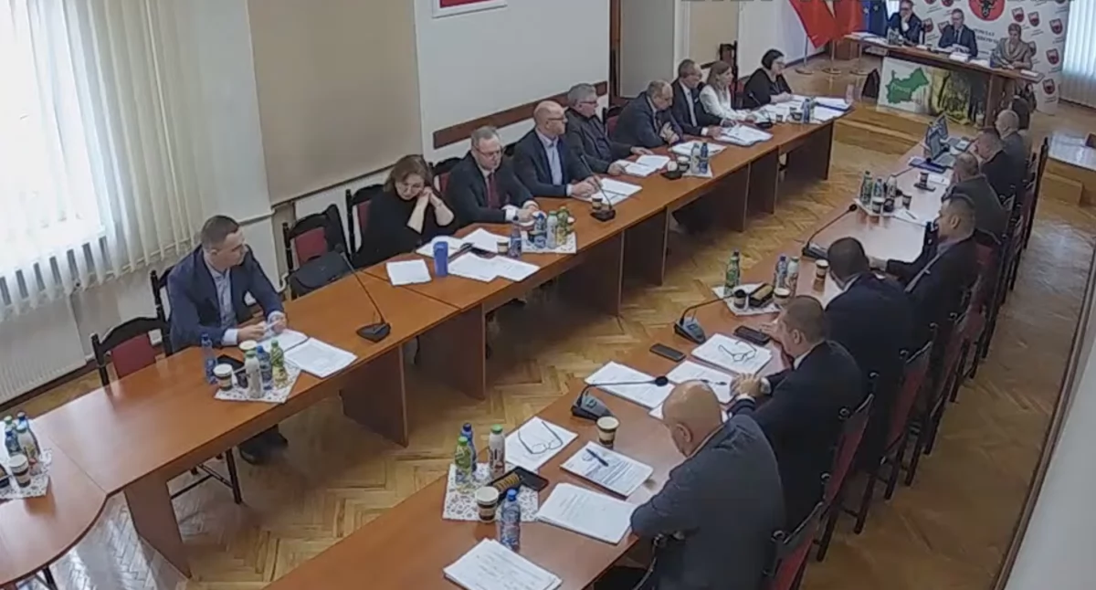 Dzisiaj VIII sesja Rady Powiatu Zambrowskiego - TRANSMISJA NA ŻYWO