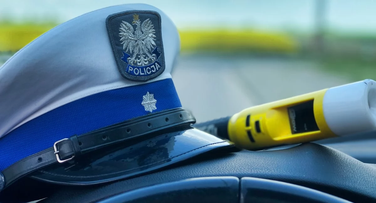 Nietrzeźwy kierowca wjechał w inny samochód i uciekł