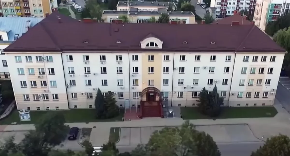 Sprawdziliśmy, które urzędy i instytucje będą czynne 2 maja