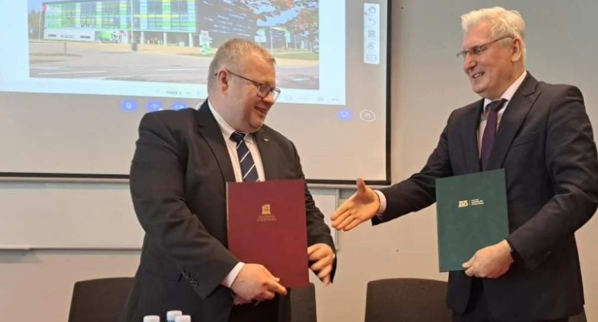 Białostocki ZUS podpisał umowę o współpracy z Akademią Łomżyńską