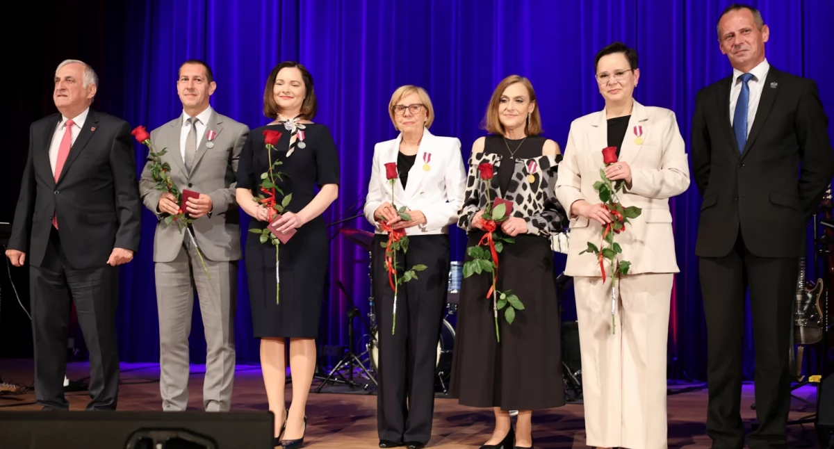 Pracownicy Urzędu Miasta zostali nagrodzeni za długoletnią służbę [FOTO]