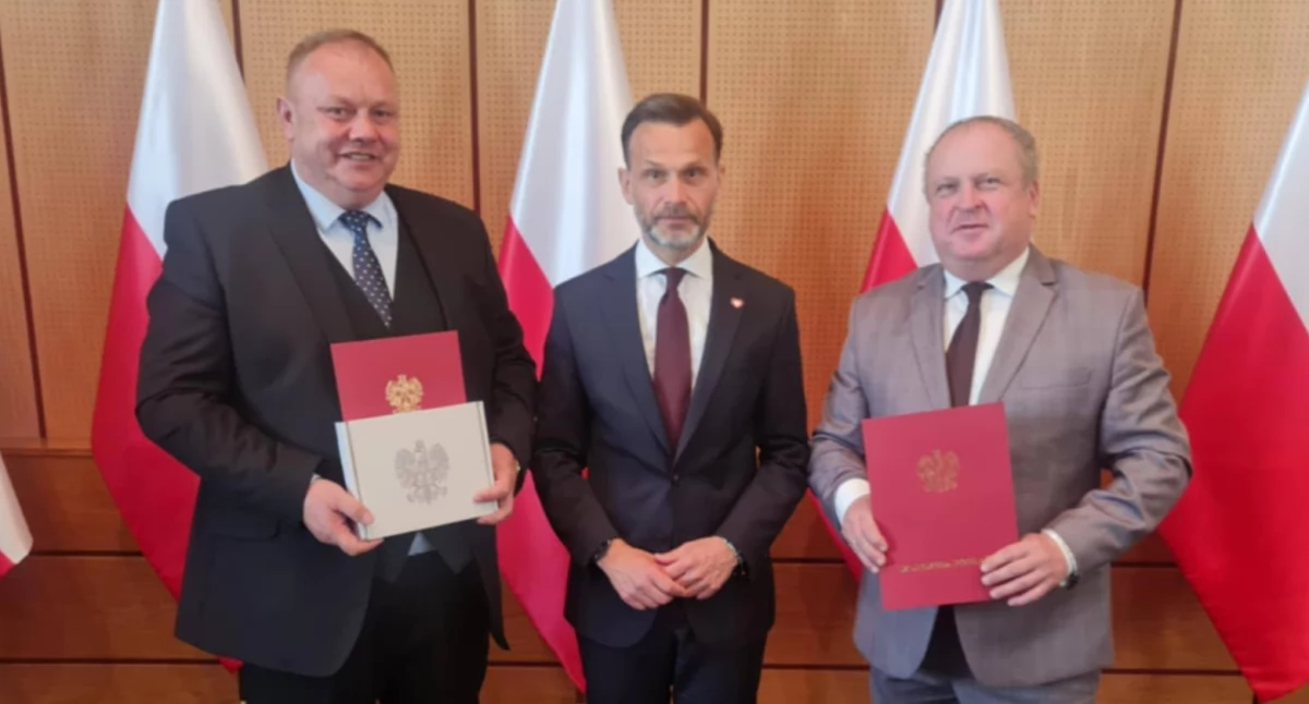 Wicestarosta Robert Rosiak i wójt Andrzej Pskiet nagrodzeni podczas wojewódzkich obchodów Dnia Samorządu Terytorialnego [FOTO]