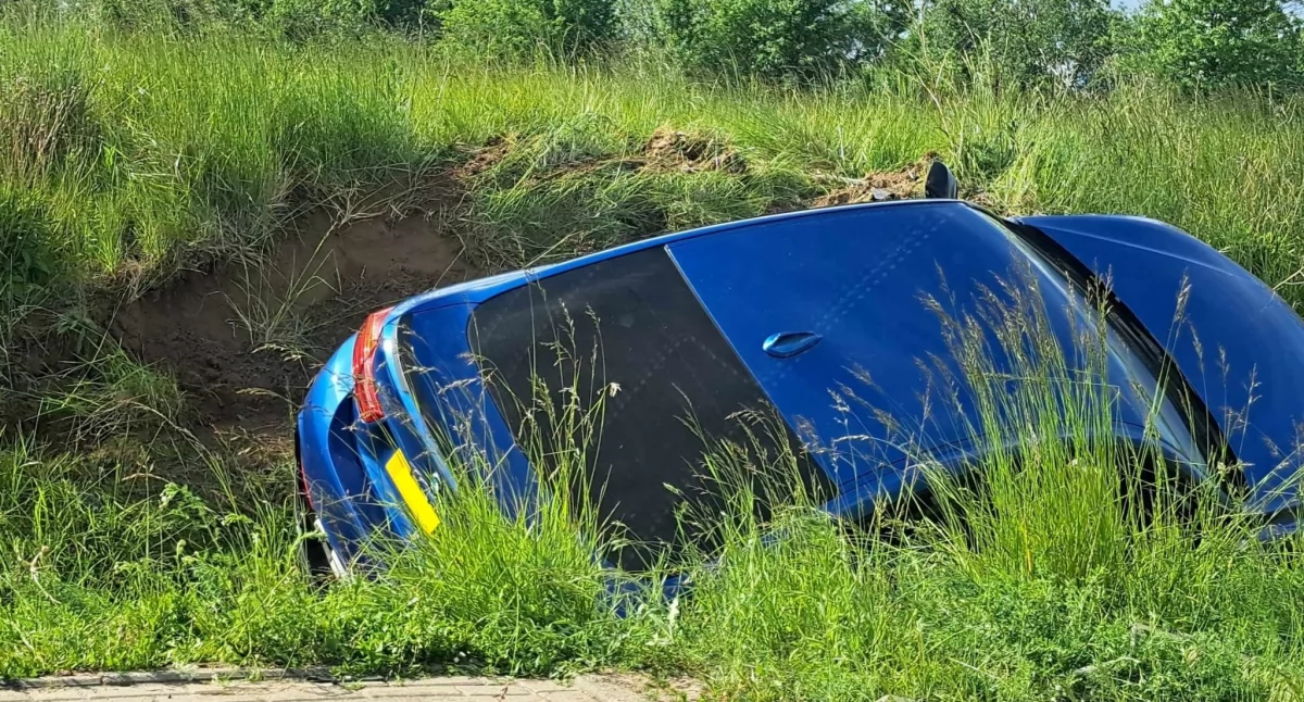 Pijany kierowca bmw zakończył jazdę w rowie [FOTO]