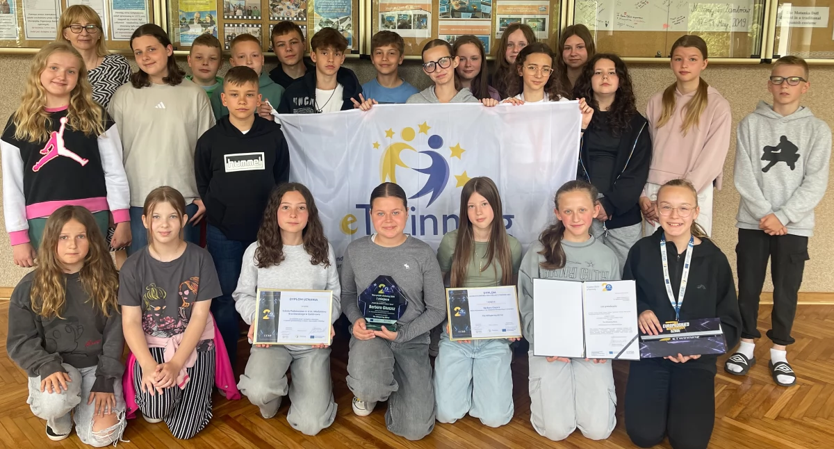 Zambrowska „Czwórka” na podium w ogólnopolskim i europejskim konkursie eTwinning [FOTO]