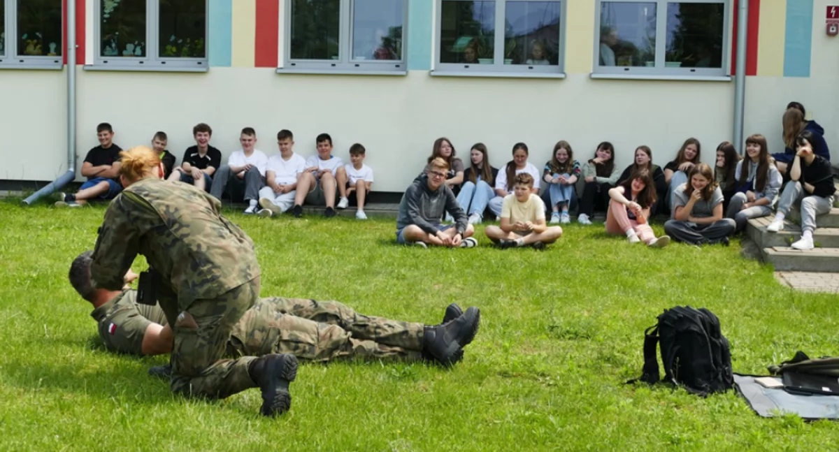 „Edukacja z wojskiem