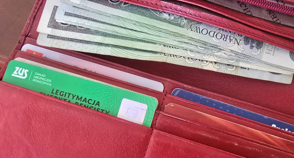 Waloryzacja i trzynasta emerytura – ZUS zakończył wysyłkę decyzji