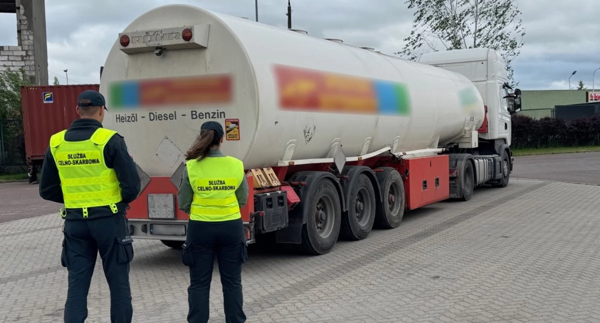 KAS przechwyciła transport nielegalnego paliwa