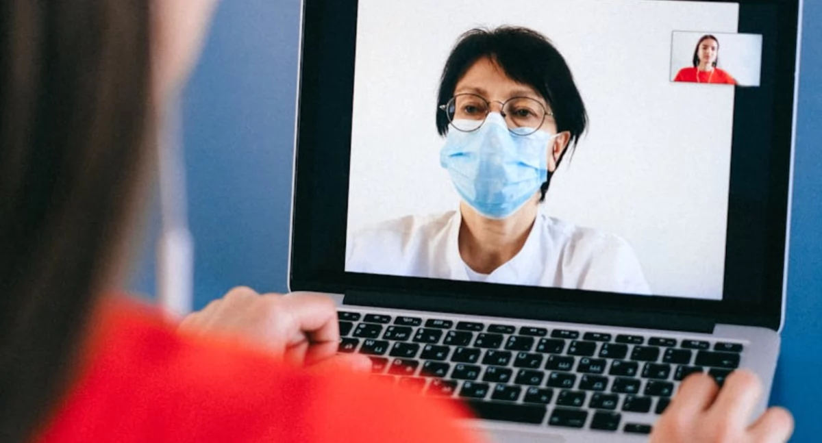 Częste zmęczenie i bóle głowy – kiedy warto zacząć diagnostykę u internisty online?