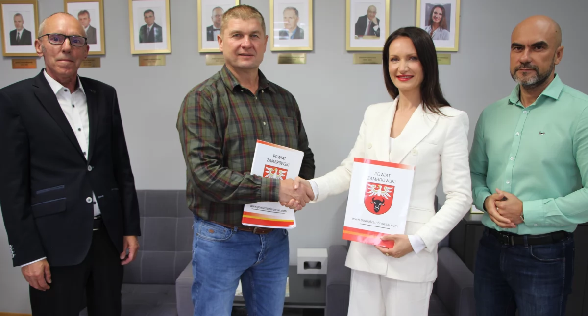 Podpisano umowę na modernizację energetyczną budynku przy ul. Fabrycznej 3 w Zambrowie [FOTO]