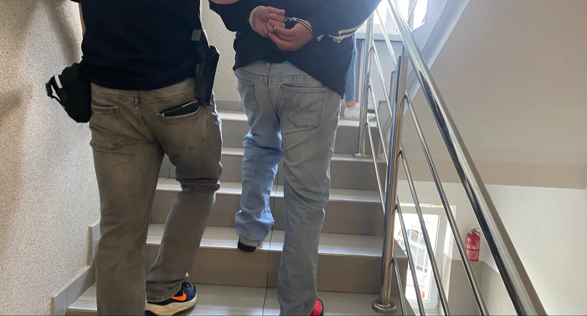 Awanturował się przed lokalem. Znaleziono u niego 127 gramów narkotyków
