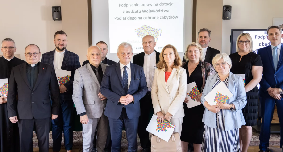 Gmina Zambrów otrzyma dotację na remont zabytkowej kapliczki [FOTO]