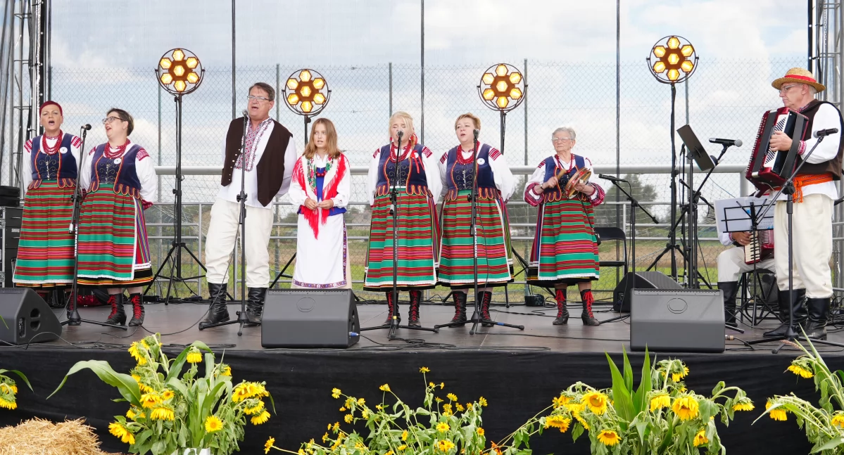 Z folklorem na ty: Cała gmina Zambrów rozbrzmiała ludowymi melodiami [FOTO+VIDEO]
