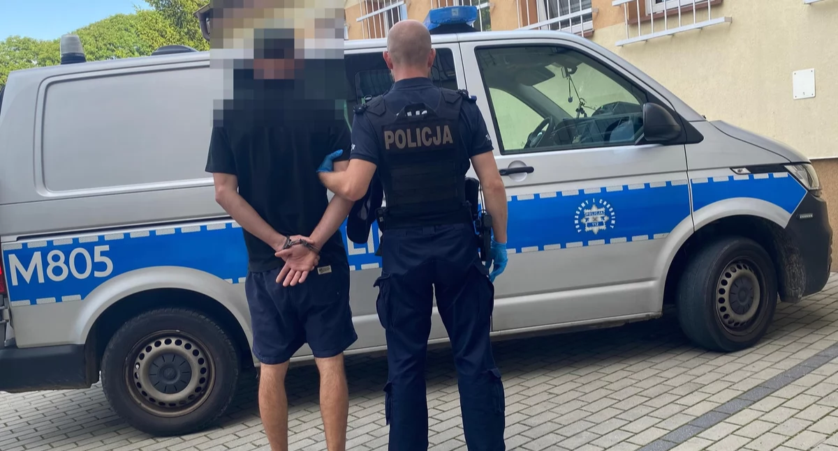 Dwie osoby poszukiwane w rękach zambrowskich policjantów
