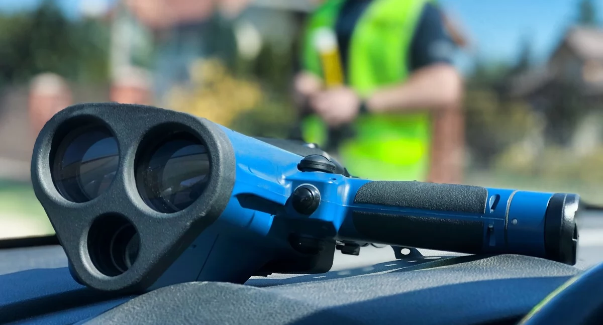 Jechał 104 km/h w obszarze zabudowanym. Stracił prawo jazdy