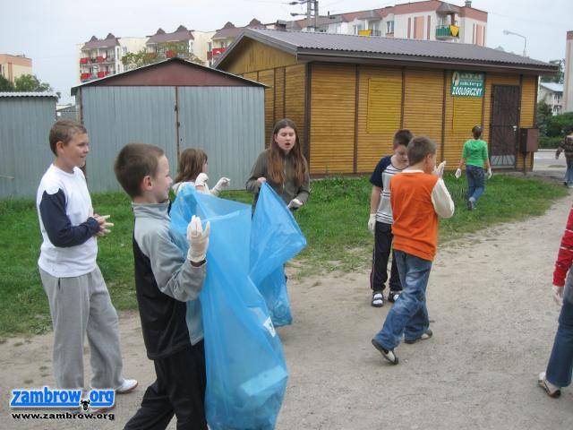Zambrowscy uczniowie znów sprzątają Świat