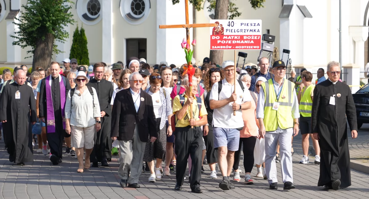 Po raz 40. pielgrzymi wyruszyli do Hodyszewa [FOTO+VIDEO]