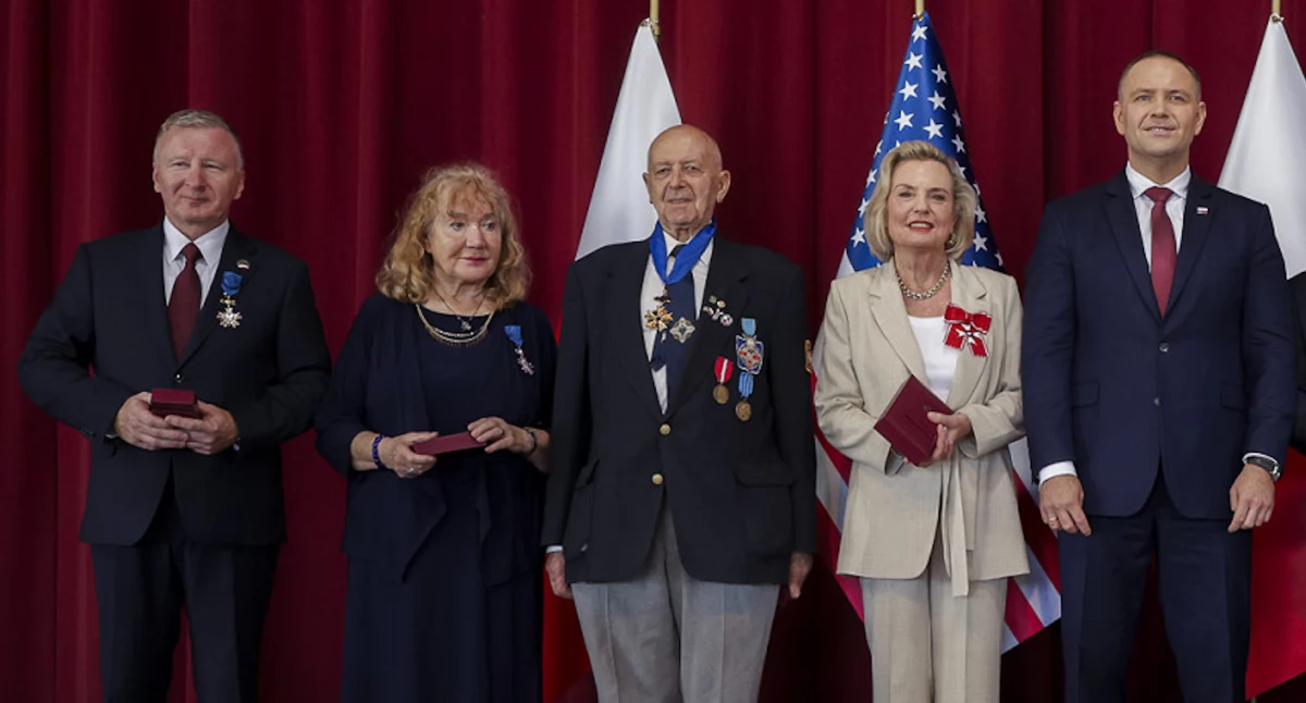 Zambrowianin przyjął odznaczenie z rąk Prezydenta RP Karola Nawrockiego [FOTO]