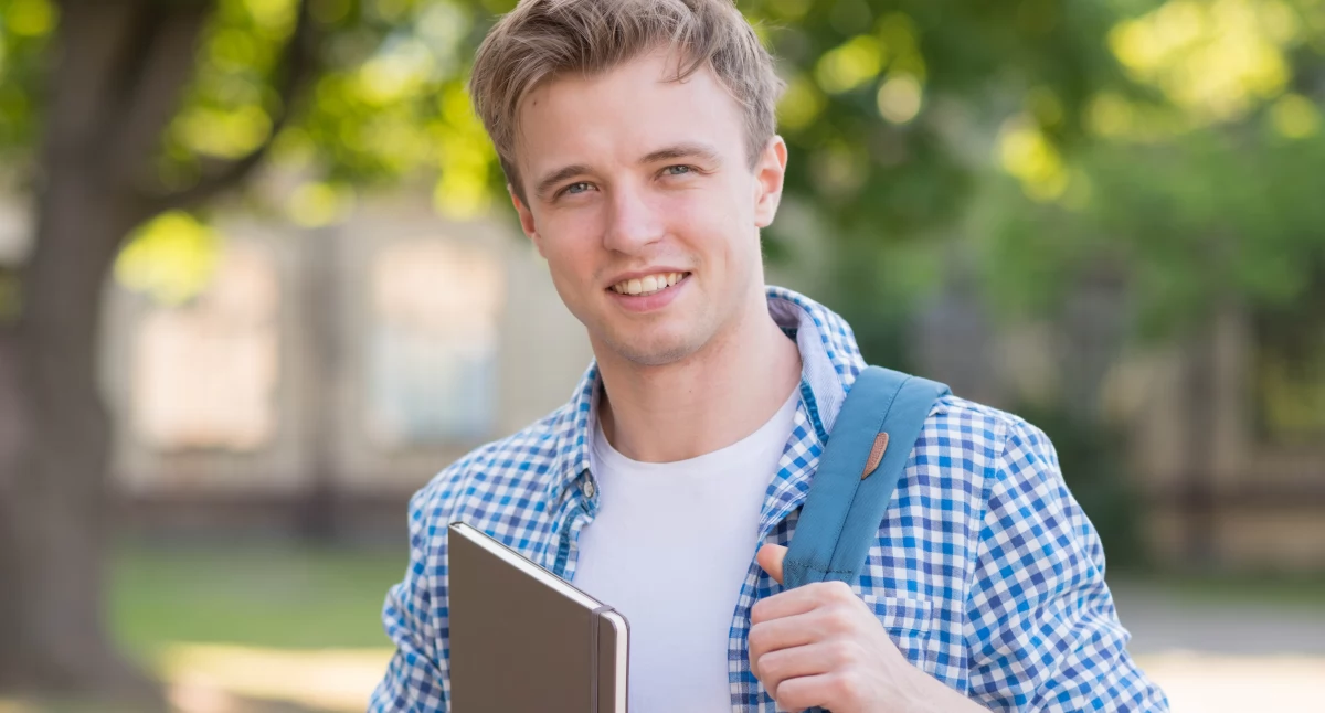 Uczniowie i studenci muszą pamiętać o formalnościach związanych z rentą rodzinną