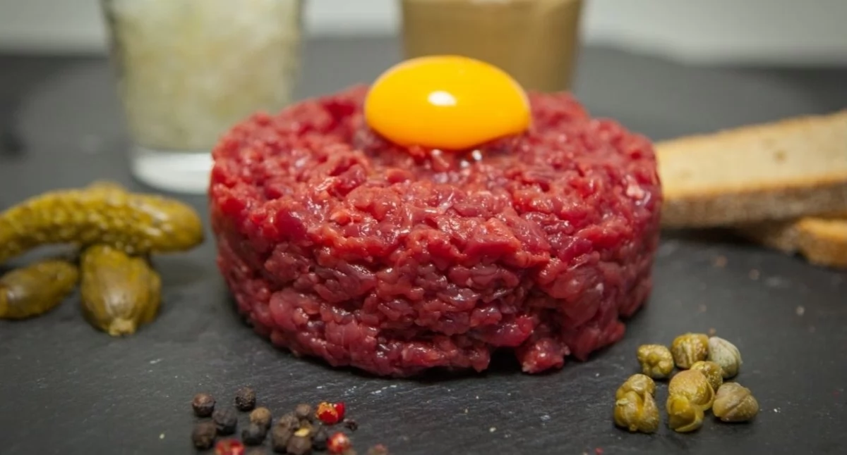 Uwaga: bakterie Salmonella w tatarze wołowym